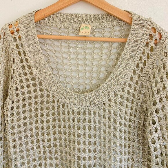 KARISS SIZE SMALL KEYHOLE GOLD STITCHED SWEATER - Picture 2 of 5